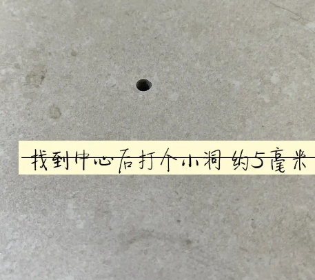 伊犁哈萨克瓷砖空鼓维修公司专业解答在瓷砖铺贴过程中，如果砂料搅拌不均匀，将会带来以下问题